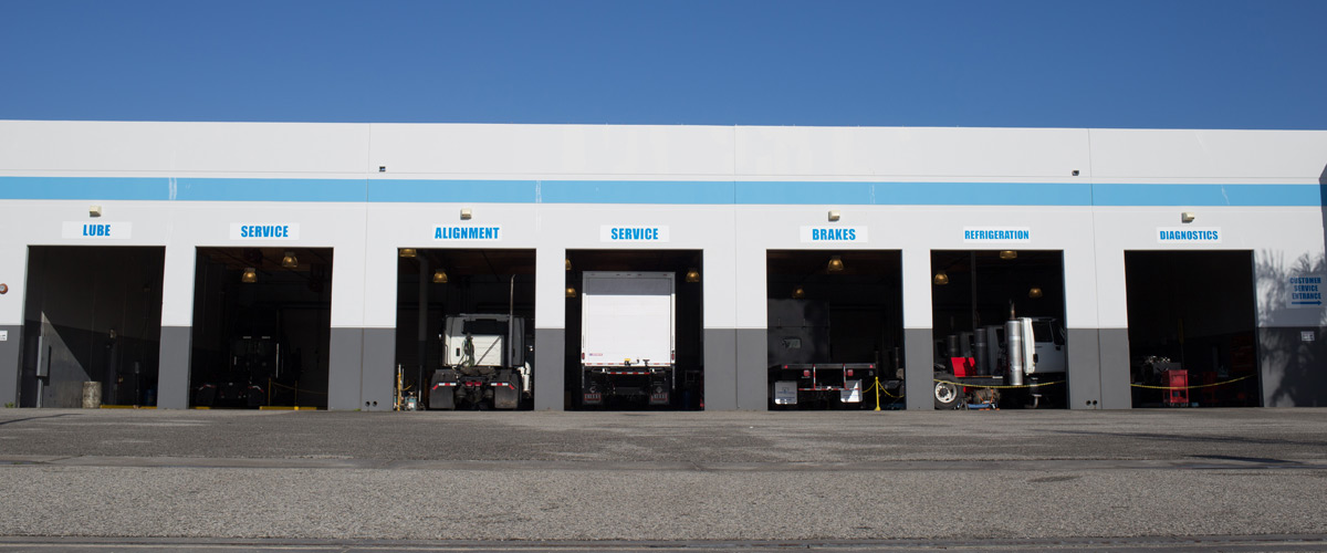 Quick Lube Service Bays - Oxnard, CA